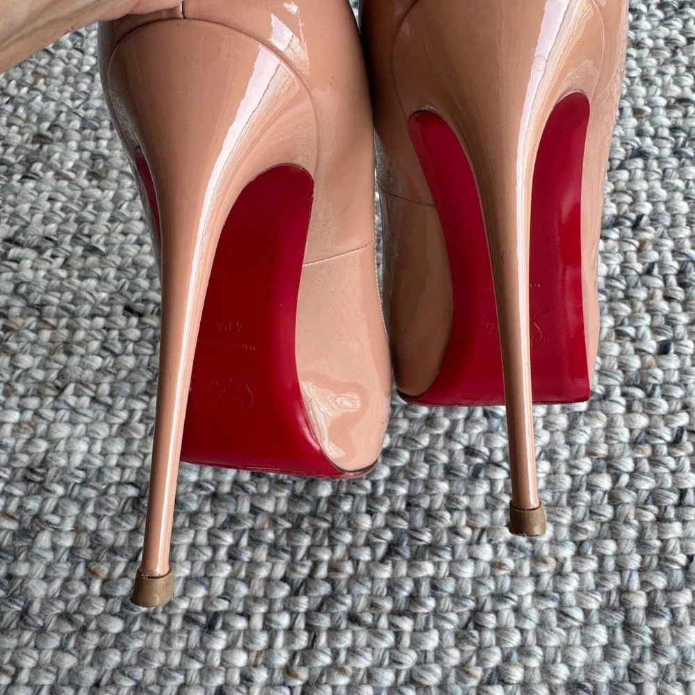 Christian Louboutin Blush Patent Peep Toe Heels Red Bottom Size 41.5 - Picture 8 of 9
